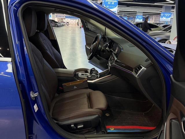 BMW 3 Series 2022 Restyling 325Li M Sports suit interior photo 11