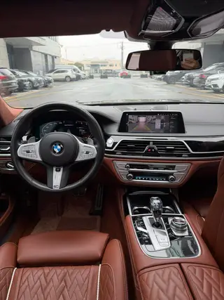 BMW 7 Series 2021 740Li xDrive Administrative M Sports suit interior photo 6