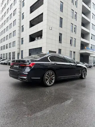 BMW 7 Series 2021 740Li xDrive Administrative M Sports suit interior photo 7