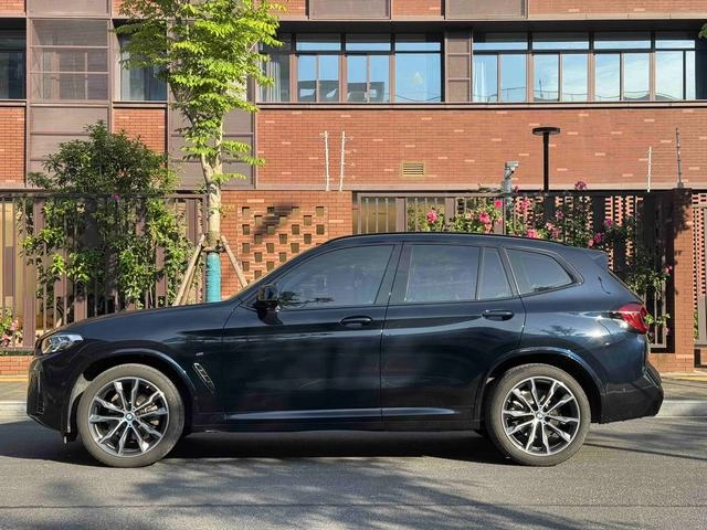 BMW X3 2022 xDrive30i Leading Type M Obsidian Night Suit exterior photo 3