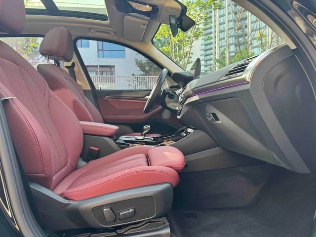 BMW X3 2022 xDrive30i Leading Type M Obsidian Night Suit interior photo 10