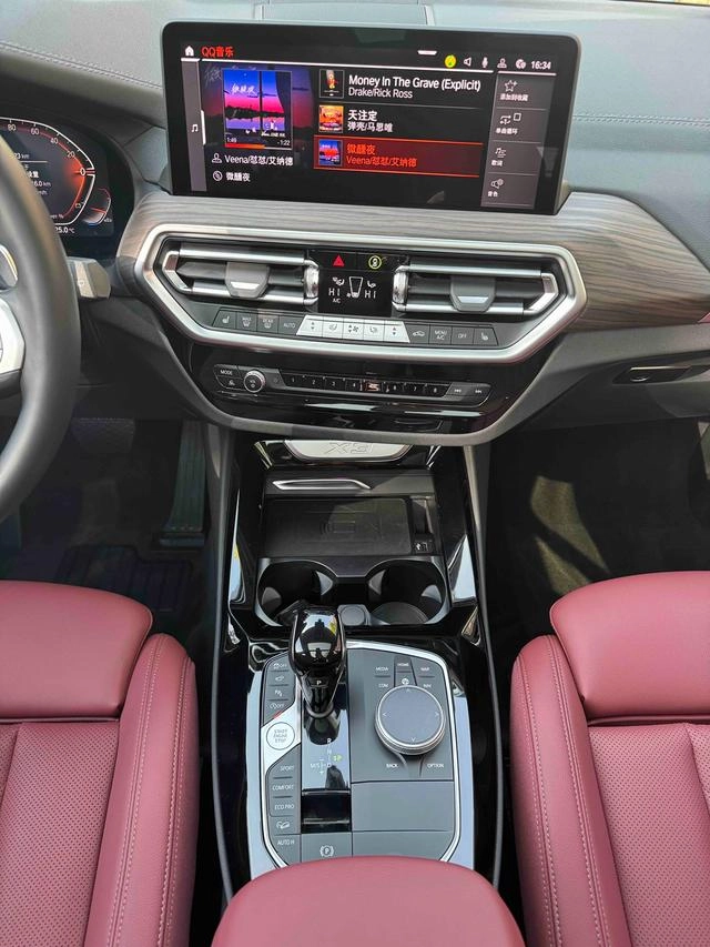 BMW X3 2022 xDrive30i Leading Type M Obsidian Night Suit interior photo 14