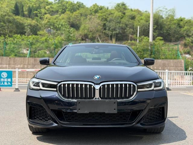 BMW 5 Series 2022 Restyling 525Li M Sports suit exterior photo 2