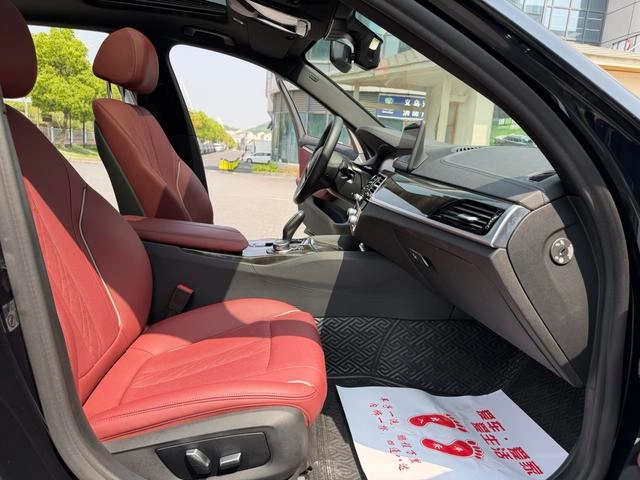 BMW 5 Series 2022 Restyling 525Li M Sports suit interior photo 10