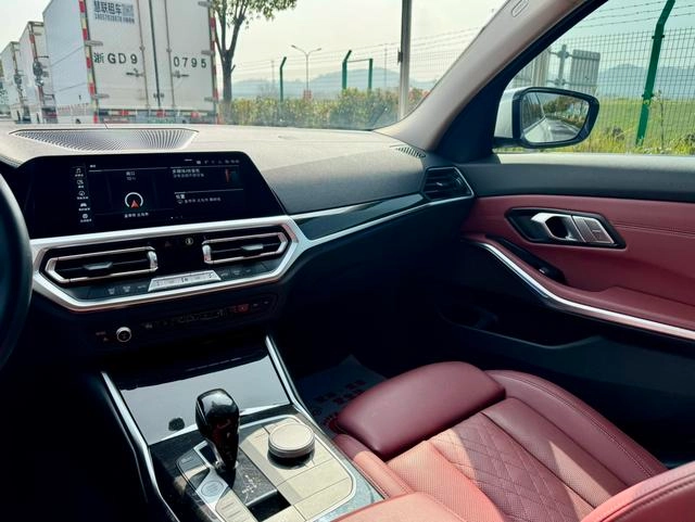 BMW 3 Series 2022 325Li M Conjunto deportivo exterior foto 7
