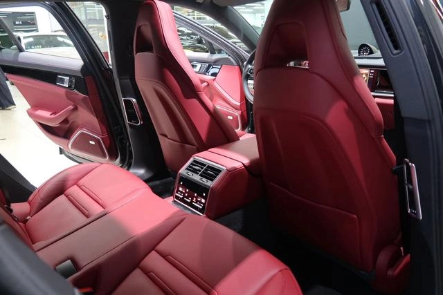 Porsche Panamera 2023 Panamera 4 Sport Turismo 2.9T interior photo 12