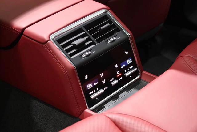 Porsche Panamera 2023 Panamera 4 Sport Turismo 2.9T interior photo 13