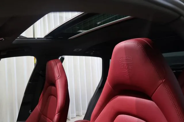 Porsche Panamera 2023 Panamera 4 Sport Turismo 2.9T interior photo 15