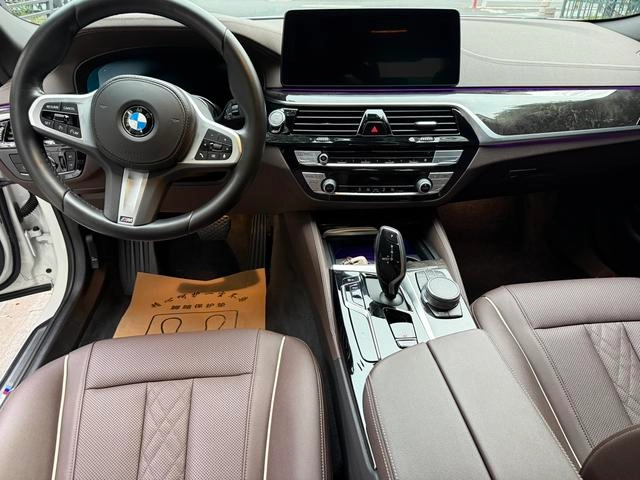BMW 5 Series 2021 Restyling 525Li M Sports suit interior photo 7