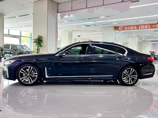 BMW 7 Series 2021 730Li M Sports suit exterior photo 3