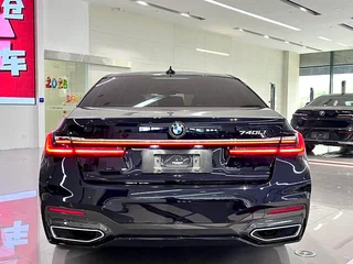 BMW 7 Series 2021 730Li M Sports suit interior photo 10