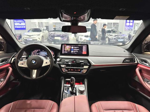 BMW 5 Series 2023 530Li Leading Type Luxury Set exterior photo 4