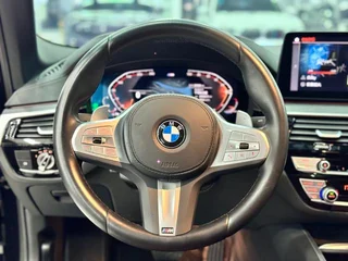 BMW 5 Series 2023 530Li Leading Type Luxury Set exterior photo 6