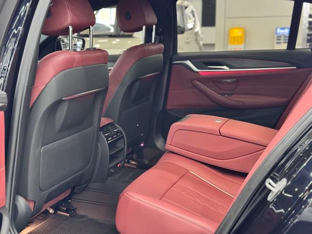 BMW 5 Series 2023 530Li Leading Type Luxury Set exterior photo 7