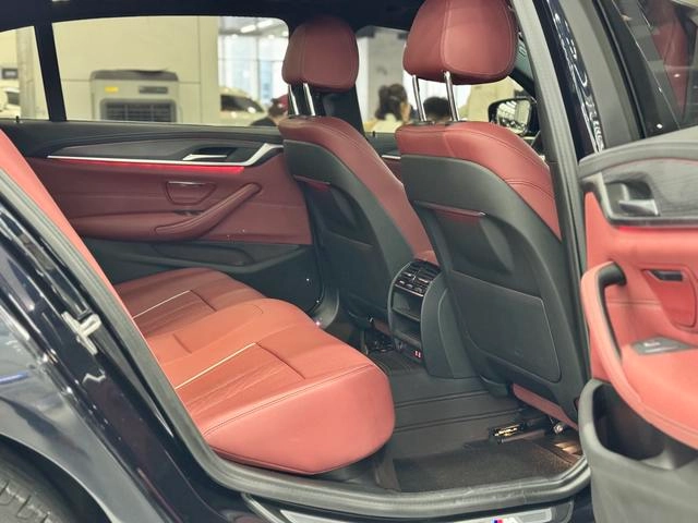 BMW 5 Series 2023 530Li Leading Type Luxury Set interior photo 9