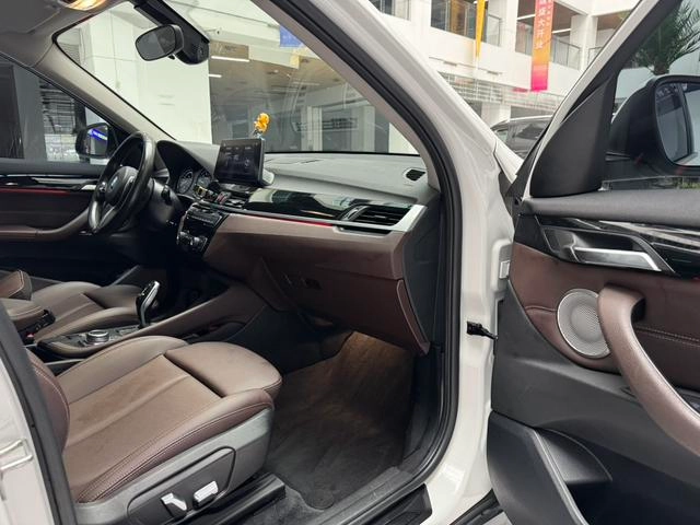 BMW X1 2022 sDrive25Li Leader intérieur photo 16