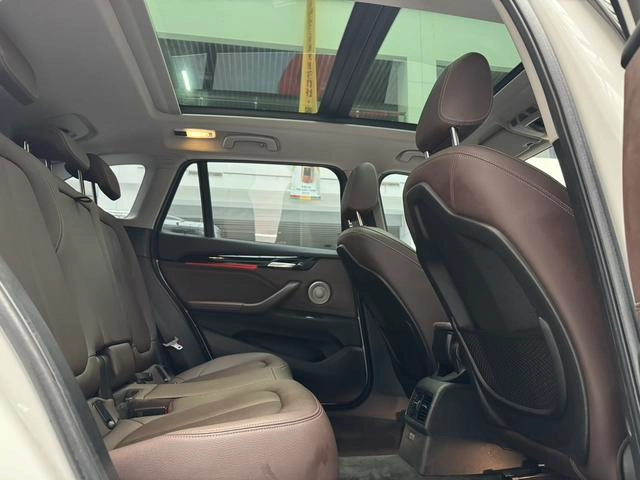BMW X1 2022 sDrive25Li Leader intérieur photo 19