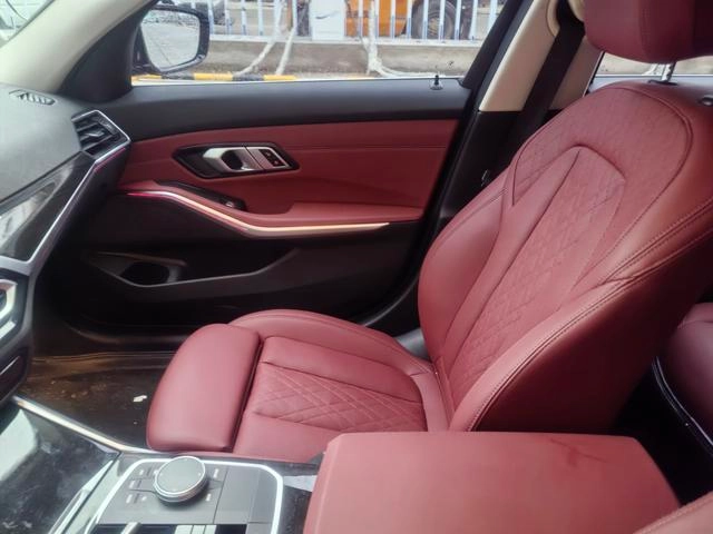 BMW 3 Series 2025 325Li M Sports suit interior photo 12