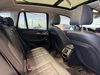BMW X3 2023 xDrive30i Лидирующий M Ночной костюм интерьер фото 13