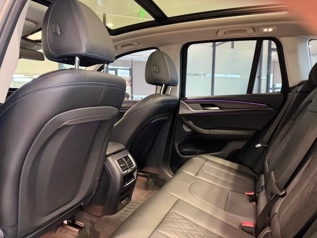 BMW X3 2023 xDrive30i Лидирующий M Ночной костюм интерьер фото 14