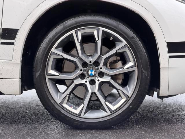 BMW X2 2022 xDrive25i Obsidian Night Edition interior photo 18