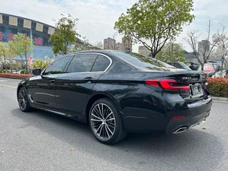 BMW 5 Series 2023 530Li Leading Type M Sports suit exterior photo 4
