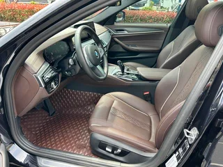 BMW 5 Series 2023 530Li Leading Type M Sports suit exterior photo 6