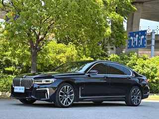 BMW 7 Series 2021 740Li Лидирующий M Спортивный костюм