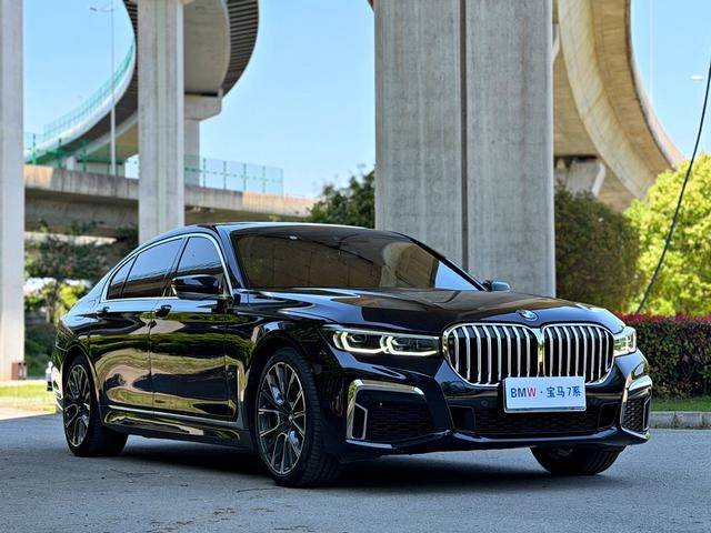 BMW 7 Series 2021 740Li Leading Type M Sports suit exterior photo 3