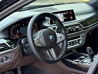 BMW 7 Series 2021 740Li Leading Type M Sports suit exterior photo 4