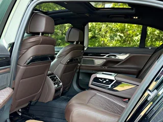 BMW 7 Series 2021 740Li Leading Type M Sports suit exterior photo 7