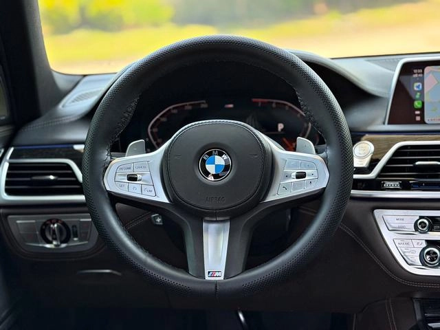 BMW 7 Series 2021 740Li Leading Type M Sports suit exterior photo 9