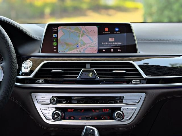 BMW 7 Series 2021 740Li Leading Type M Sports suit exterior photo 10