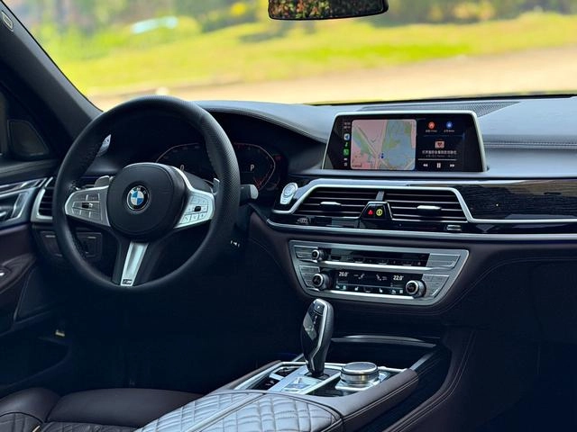 BMW 7 Series 2021 740Li Leading Type M Sports suit interior photo 11
