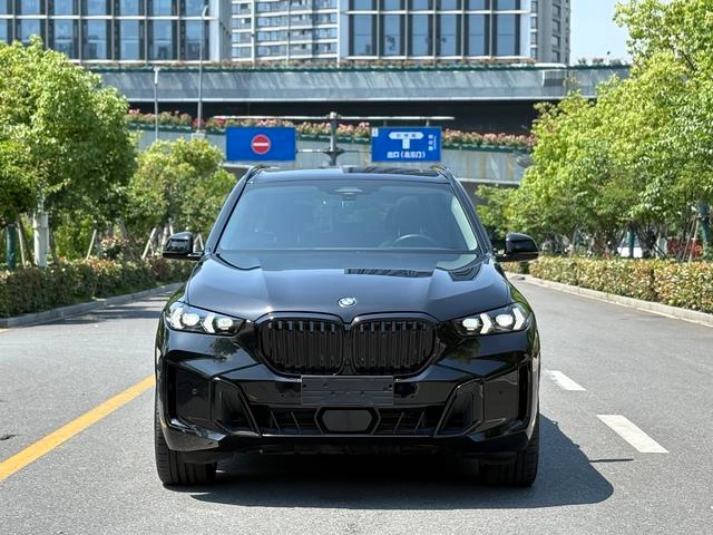 BMW X5 2023 xDrive30Li Tipo de lujo M Traje nocturno deportivo Yao exterior foto 3 BMW X5 2023 xDrive30Li Tipo de lujo M Traje nocturno deportivo Yao exterior foto 3