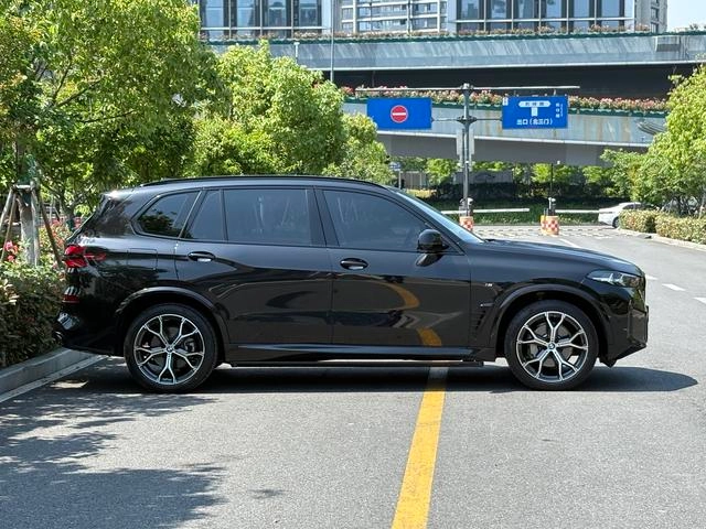 BMW X5 2023 xDrive30Li Tipo de lujo M Traje nocturno deportivo Yao exterior foto 4 BMW X5 2023 xDrive30Li Tipo de lujo M Traje nocturno deportivo Yao exterior foto 4