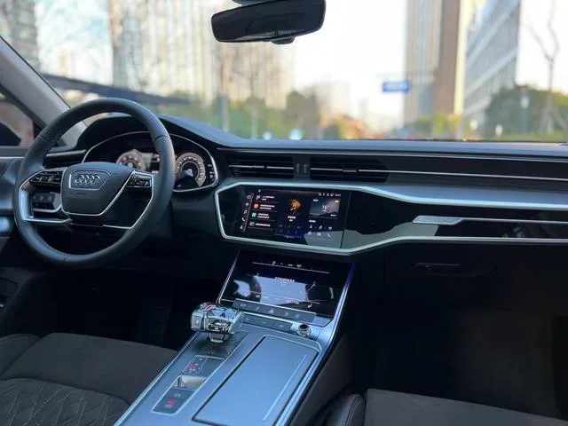 Audi A7L 2024 45 TFSI quattro S-line See Remote Crystal Suit interior photo 15 Audi A7L 2024 45 TFSI quattro S-line See Remote Crystal Suit interior photo 15