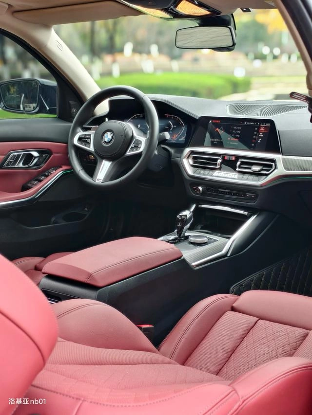 BMW 3 Series 2022 325i M Sports suit exterior photo 3