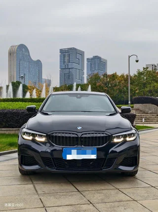 BMW 3 Series 2022 325i M Sports suit interior photo 9