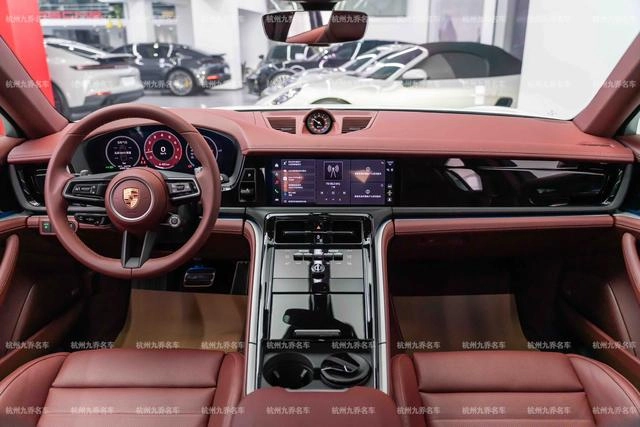Porsche Panamera 2024 Panamera 2.9T interior photo 16