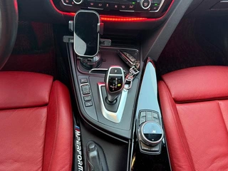 BMW 3 Series GT 2020 320i M Спортивный костюм интерьер фото 14