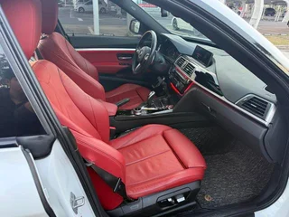 BMW 3 Series GT 2020 320i M Спортивный костюм интерьер фото 19