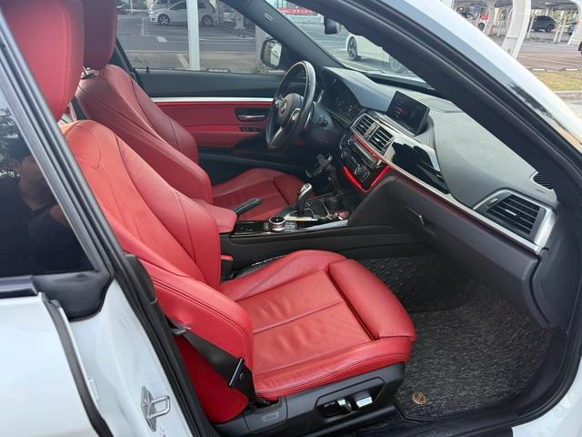 BMW 3 Series GT 2020 320i M Спортивный костюм интерьер фото 19