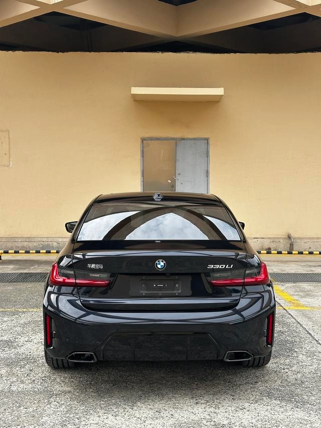 BMW 3 Series 2025 330Li M Set de nuit de sport extérieur photo 5