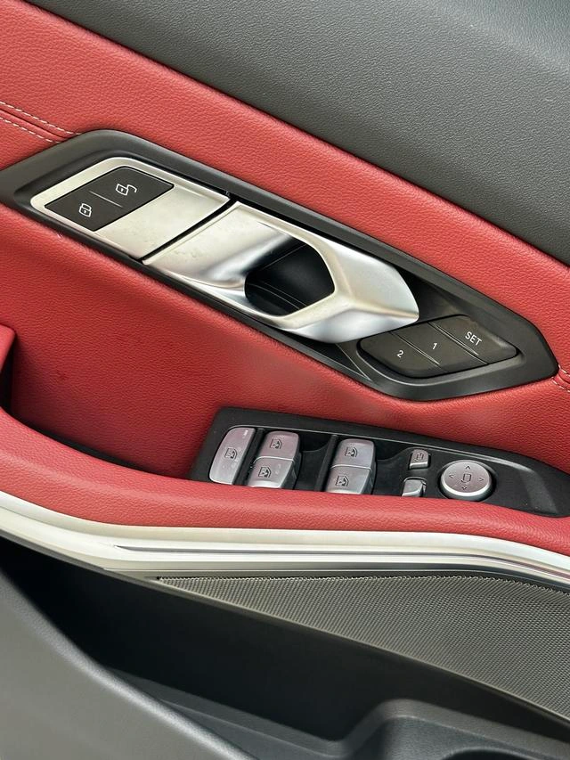BMW 3 Series 2025 330Li M Set de nuit de sport intérieur photo 13