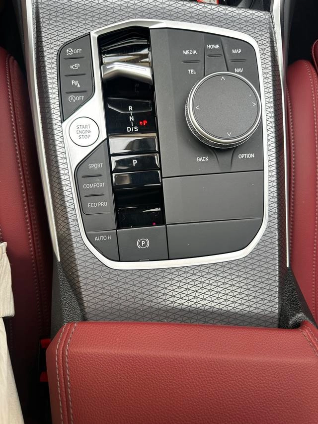 BMW 3 Series 2025 330Li M Set de nuit de sport intérieur photo 16