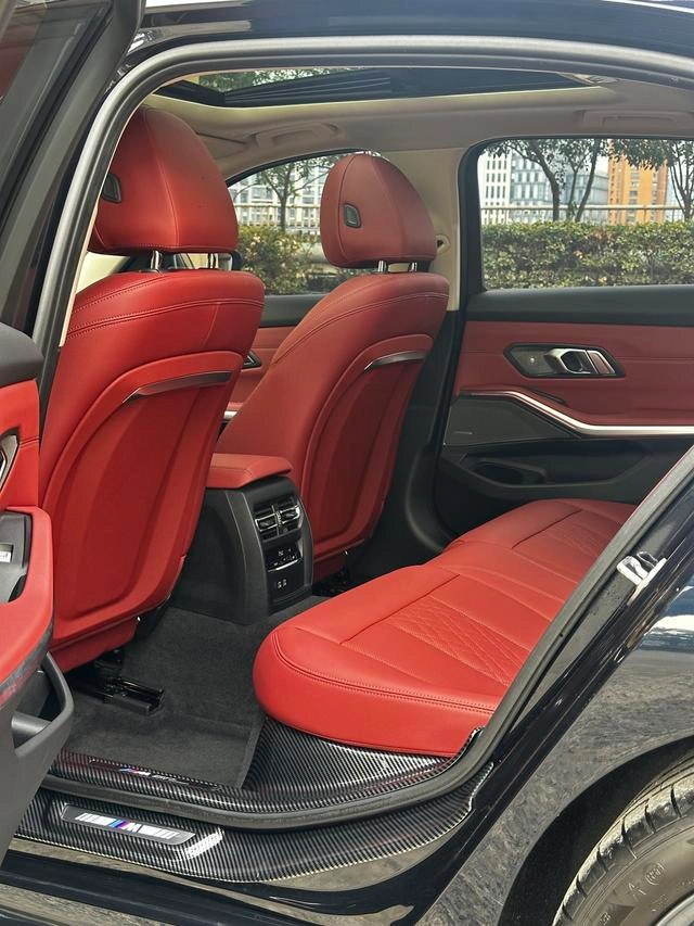 BMW 3 Series 2025 330Li M Set de nuit de sport intérieur photo 20