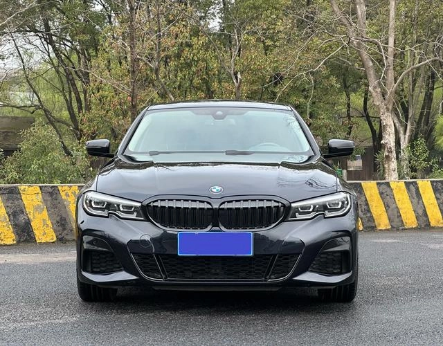 BMW 3 Series 2022 325Li M Sports Night Suit exterior photo 2
