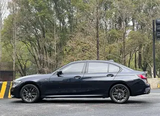 BMW 3 Series 2022 325Li M Sports Night Suit exterior photo 4
