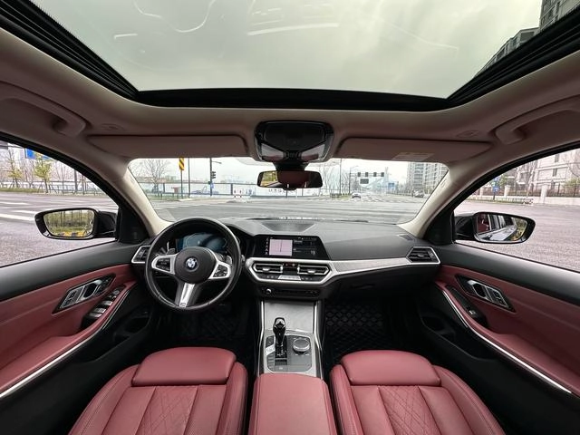 BMW 3 Series 2022 325Li M Sports Night Suit interior photo 12